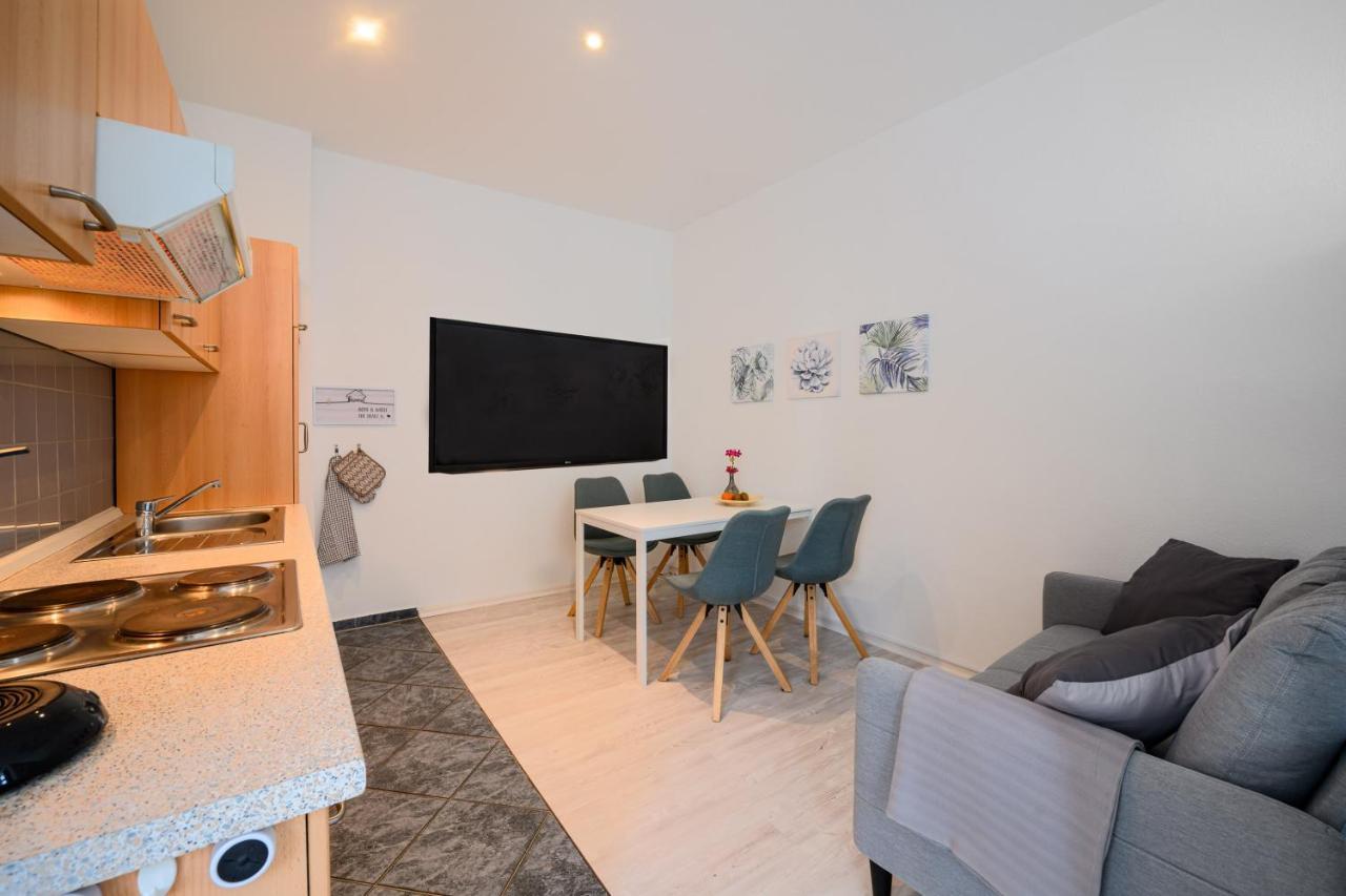 Großzügige Wohnung, TOP-Lage auf dem Werder, max 4 Personen Magdeburgo Exterior foto
